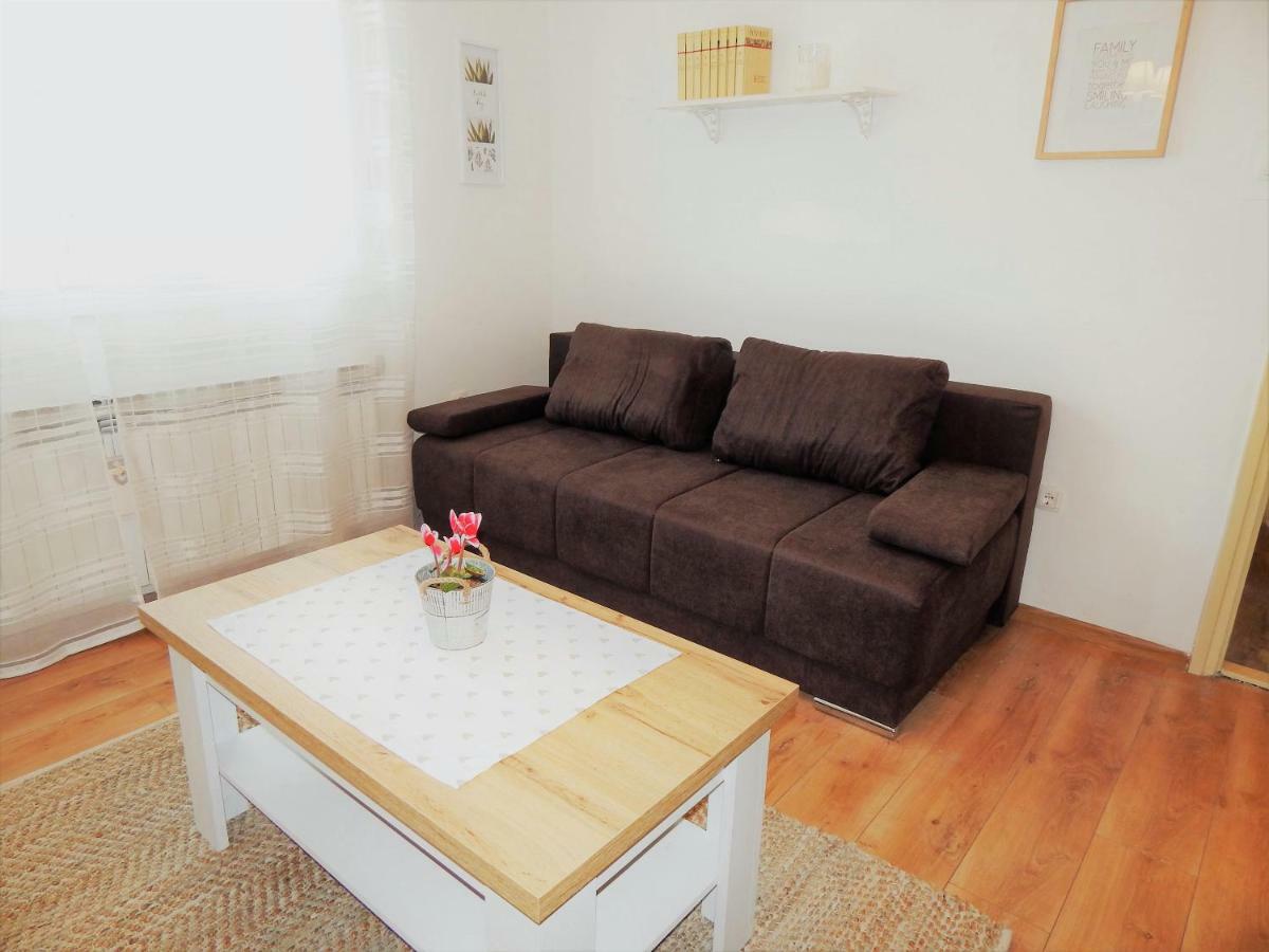 וואראז'דין Studio Apartman Tvrtko מראה חיצוני תמונה